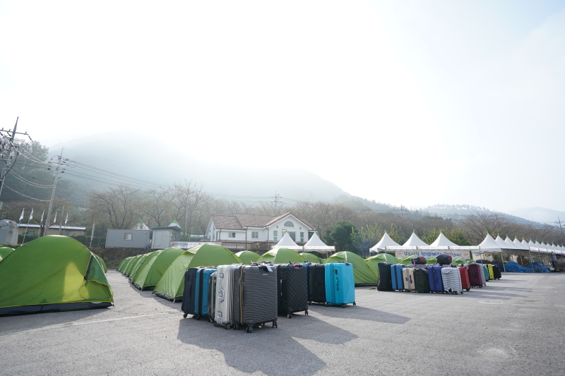 숙영지를 준비중인 지원단(사성암주차장) (2)